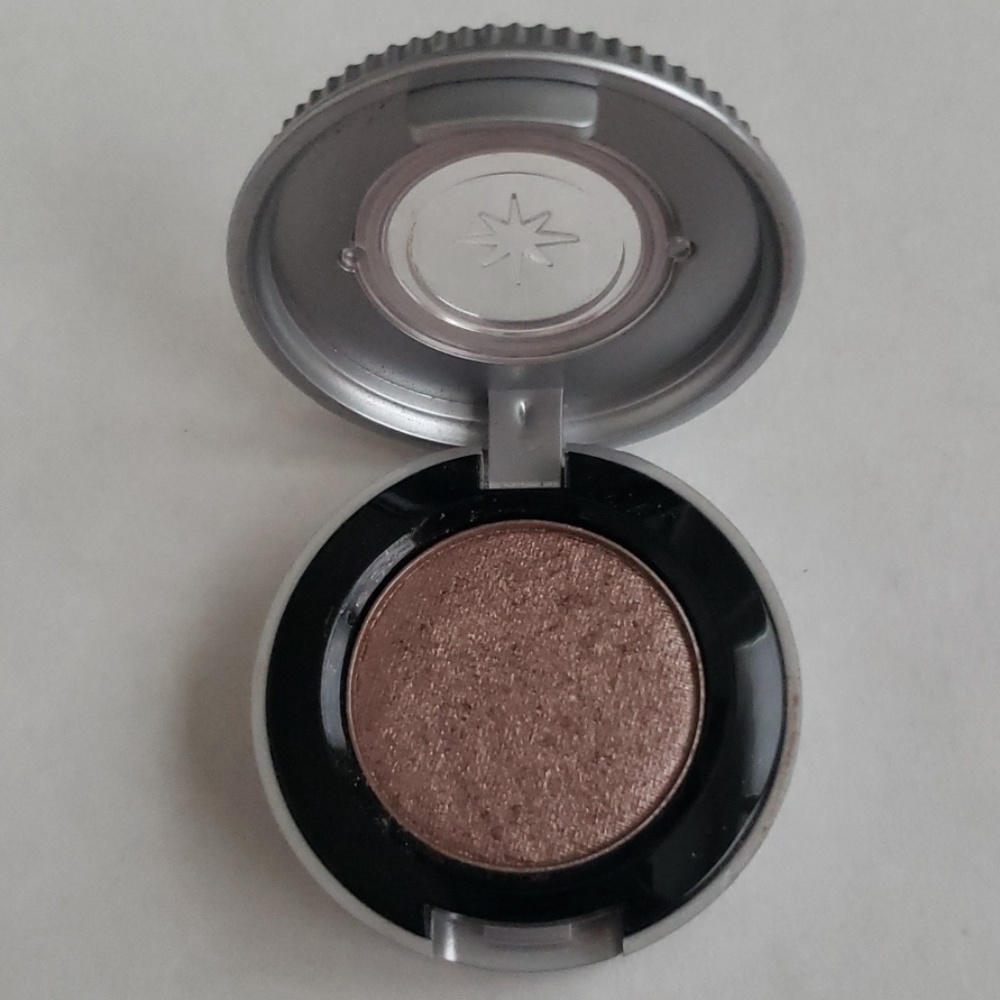 Limited Edition Urban Decay Single Shadow "YDK"